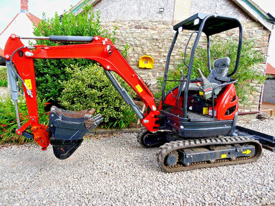 MINI DIGGER, 2.4t, EXCAVATOR, 3 buckets & HITCH, u20, u25, yanmar engine